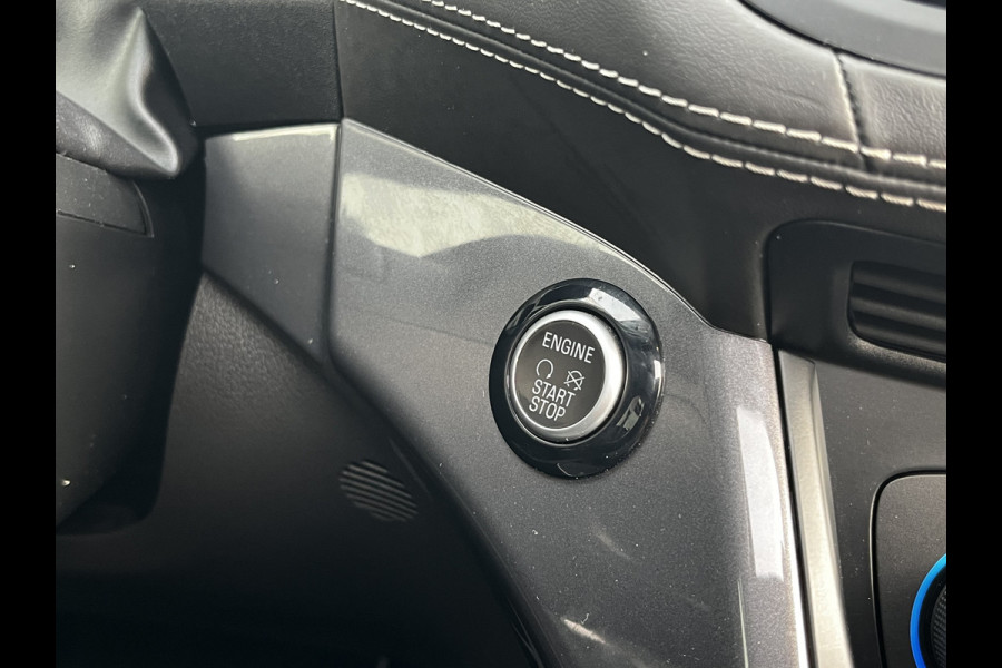Ford Kuga 1.5 EcoBoost Vignale 182pk Automaat | Trekhaak | Full Options | Pano | Adapt. Cruise | Dodehoek | Driver Assistance Pack | Luxury Pack | etc. etc.