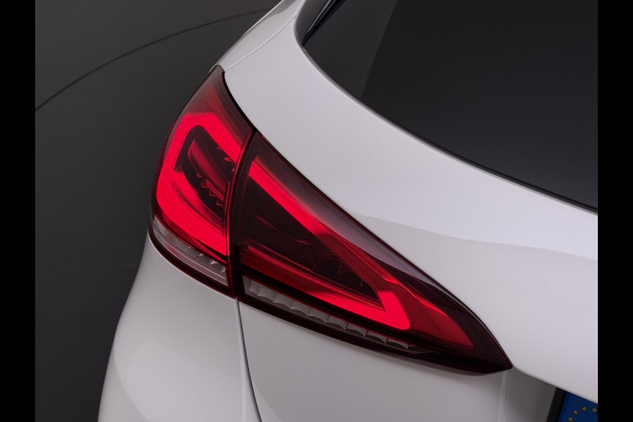 Mercedes-Benz A-Klasse A 250 AMG line Night | Panorama Burmester Memory Multibeam Distronic