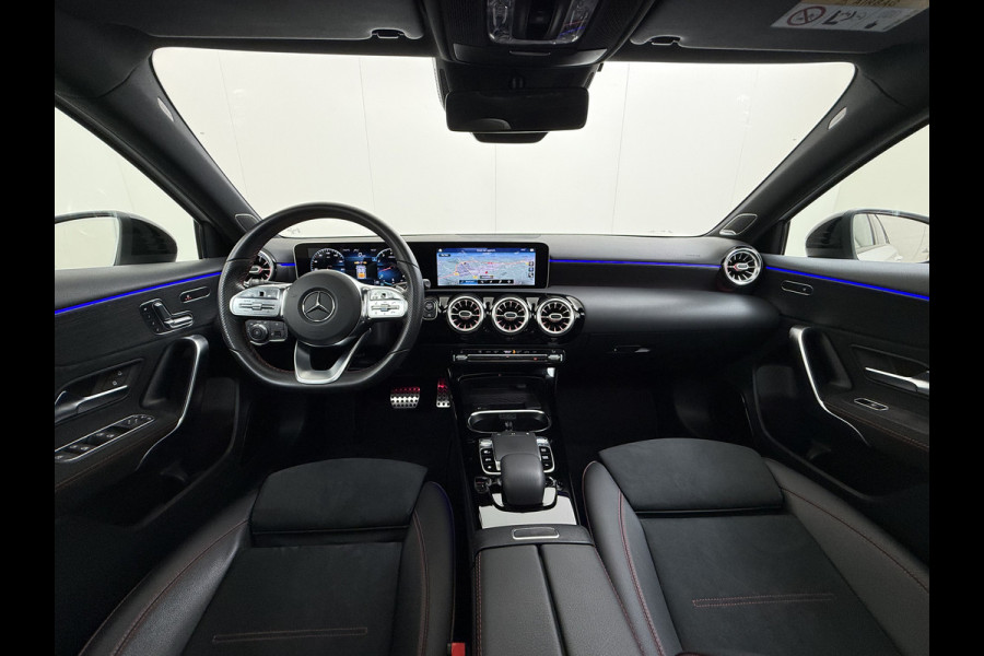 Mercedes-Benz A-Klasse A 250 AMG line Night | Panorama Burmester Memory Multibeam Distronic