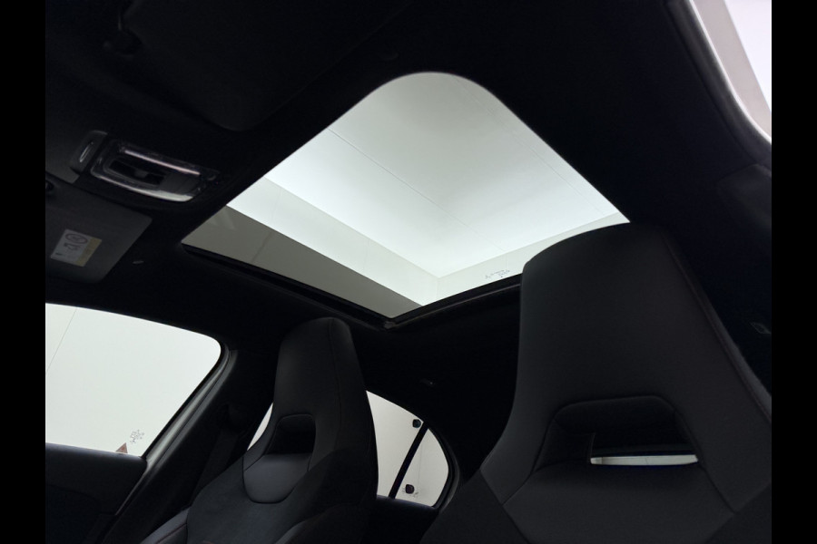 Mercedes-Benz A-Klasse A 250 AMG line Night | Panorama Burmester Memory Multibeam Distronic