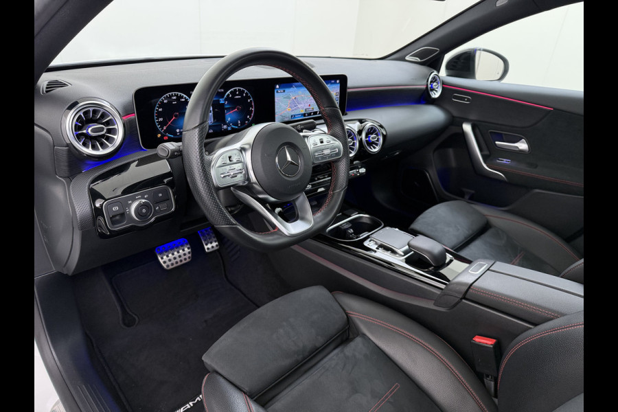 Mercedes-Benz A-Klasse A 250 AMG line Night | Panorama Burmester Memory Multibeam Distronic