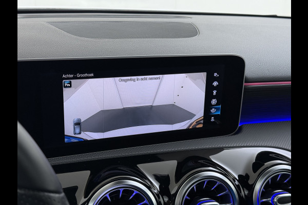 Mercedes-Benz A-Klasse A 250 AMG line Night | Panorama Burmester Memory Multibeam Distronic