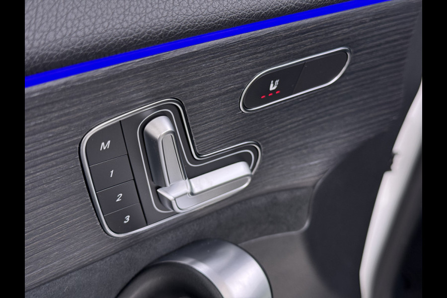 Mercedes-Benz A-Klasse A 250 AMG line Night | Panorama Burmester Memory Multibeam Distronic