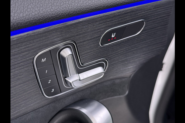 Mercedes-Benz A-Klasse A 250 AMG line Night | Panorama Burmester Memory Multibeam Distronic