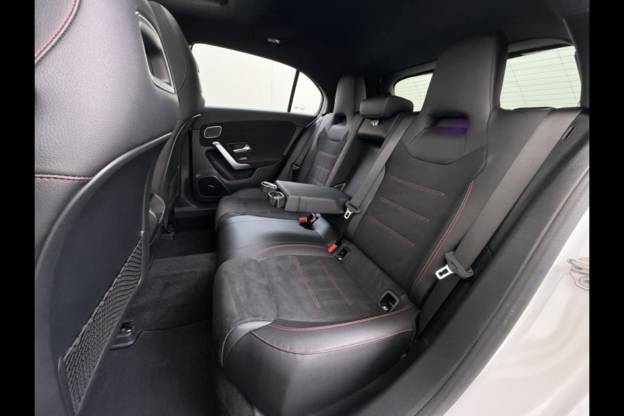 Mercedes-Benz A-Klasse A 250 AMG line Night | Panorama Burmester Memory Multibeam Distronic