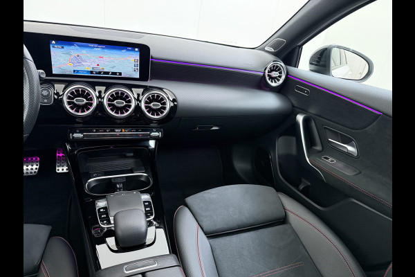 Mercedes-Benz A-Klasse A 250 AMG line Night | Panorama Burmester Memory Multibeam Distronic