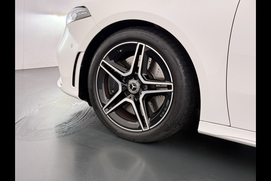 Mercedes-Benz A-Klasse A 250 AMG line Night | Panorama Burmester Memory Multibeam Distronic