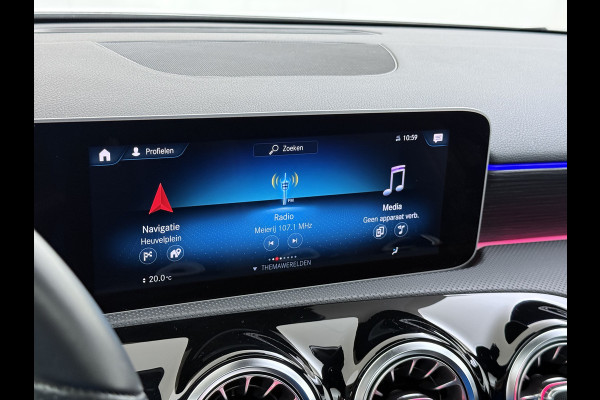 Mercedes-Benz A-Klasse A 250 AMG line Night | Panorama Burmester Memory Multibeam Distronic