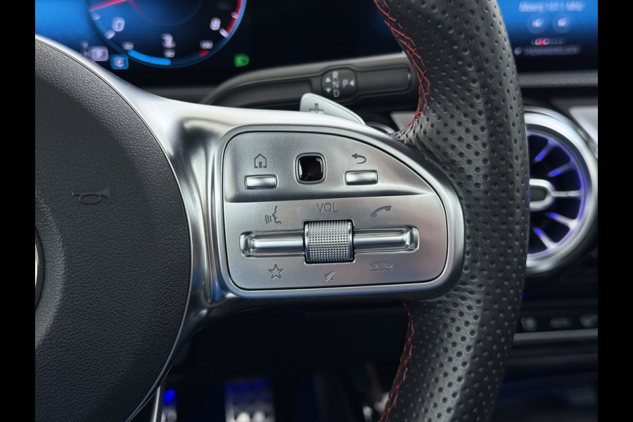 Mercedes-Benz A-Klasse A 250 AMG line Night | Panorama Burmester Memory Multibeam Distronic