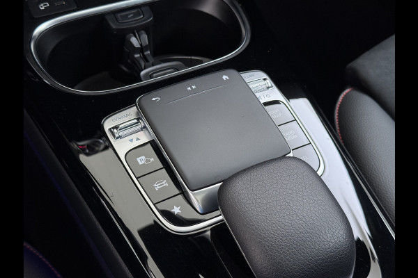 Mercedes-Benz A-Klasse A 250 AMG line Night | Panorama Burmester Memory Multibeam Distronic