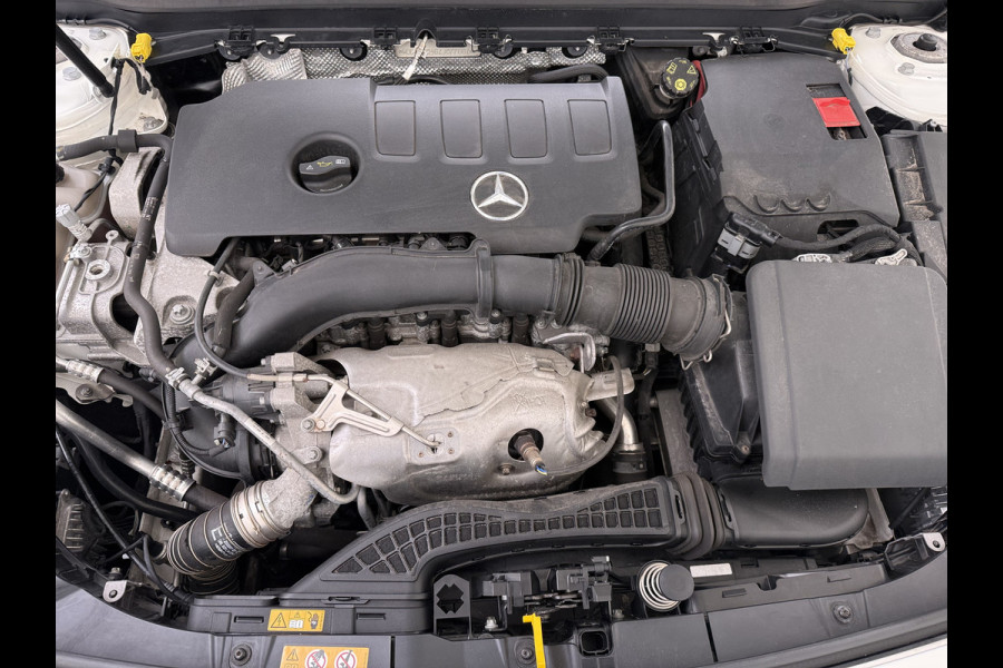 Mercedes-Benz A-Klasse A 250 AMG line Night | Panorama Burmester Memory Multibeam Distronic