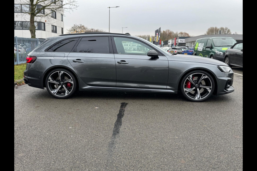 Audi A4 Avant 2.9 TFSI RS 4 quattro 450PK B&O 3D Pano Carbon Massage Leder