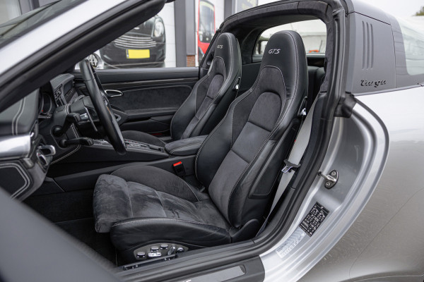 Porsche 911 3.0 Targa 4 GTS / NL-Auto / Approved garantie 06-2029 / Sportuitlaat / Navigatie / Bose