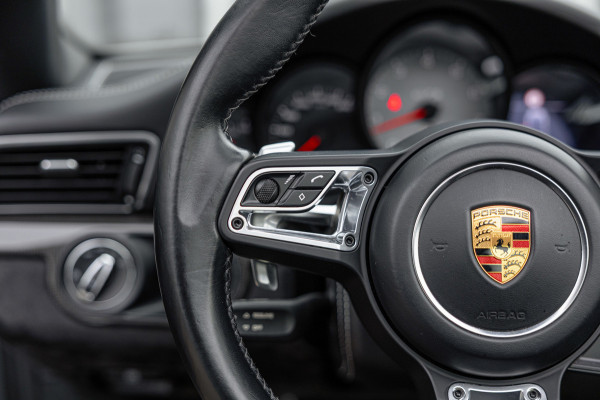 Porsche 911 3.0 Targa 4 GTS / NL-Auto / Approved garantie 06-2029 / Sportuitlaat / Navigatie / Bose