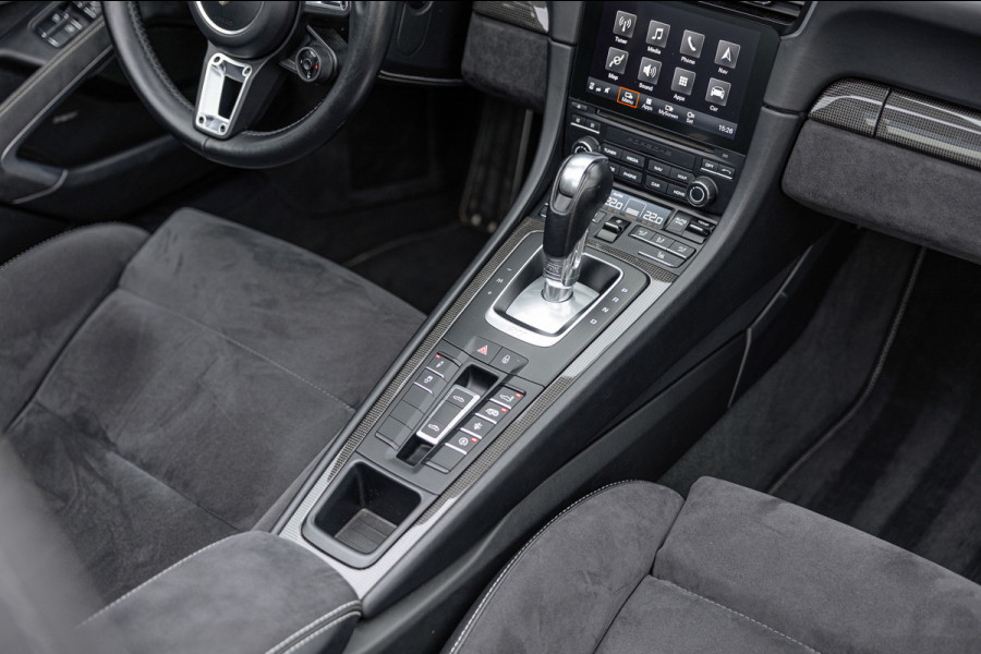 Porsche 911 3.0 Targa 4 GTS / NL-Auto / Approved garantie 06-2029 / Sportuitlaat / Navigatie / Bose