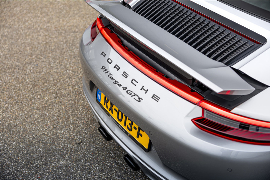 Porsche 911 3.0 Targa 4 GTS / NL-Auto / Approved garantie 06-2029 / Sportuitlaat / Navigatie / Bose