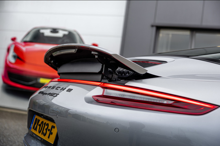Porsche 911 3.0 Targa 4 GTS / NL-Auto / Approved garantie 06-2029 / Sportuitlaat / Navigatie / Bose