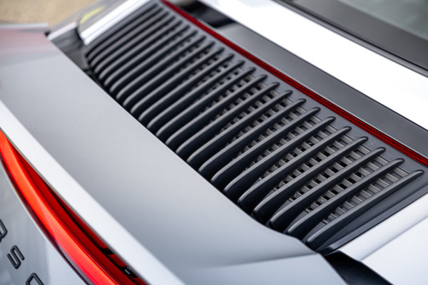 Porsche 911 3.0 Targa 4 GTS / NL-Auto / Approved garantie 06-2029 / Sportuitlaat / Navigatie / Bose