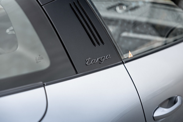 Porsche 911 3.0 Targa 4 GTS / NL-Auto / Approved garantie 06-2029 / Sportuitlaat / Navigatie / Bose