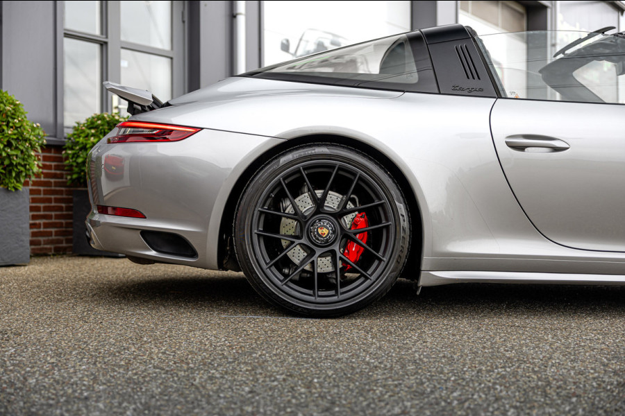 Porsche 911 3.0 Targa 4 GTS / NL-Auto / Approved garantie 06-2029 / Sportuitlaat / Navigatie / Bose