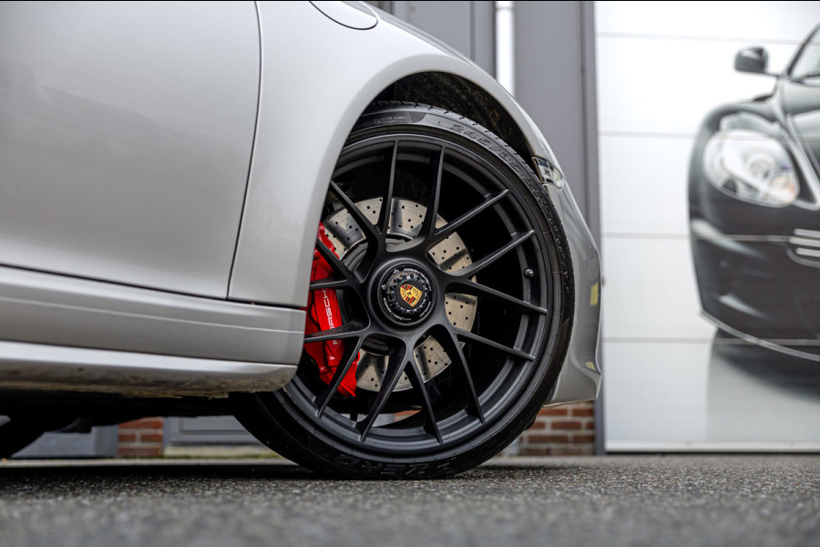 Porsche 911 3.0 Targa 4 GTS / NL-Auto / Approved garantie 06-2029 / Sportuitlaat / Navigatie / Bose
