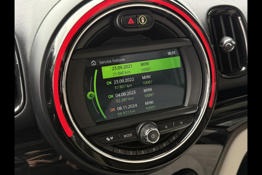 MINI Countryman 1.5 Cooper Business Edition | PANORAMA | SPORTSTOELEN | LEDER | STOELVERWARMING | ELEKTR. KOFFERKLEP |