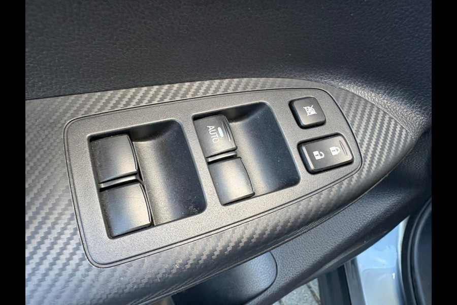 Mitsubishi Eclipse Cross 1.5 DI-T 4WD First Edition Trekhaak/Camera/Parkeerhulp/Pano-dak/Stoel-stuurverwarming