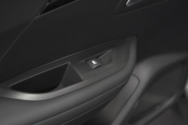 Peugeot 2008 PureTech 130 Allure | Camera | Stoelverwarming | Apple Carplay | Parkeersensoren voor + Achter