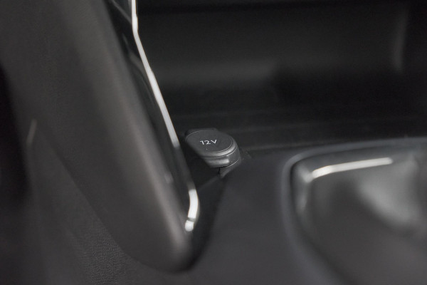 Peugeot 2008 PureTech 130 Allure | Camera | Stoelverwarming | Apple Carplay | Parkeersensoren voor + Achter