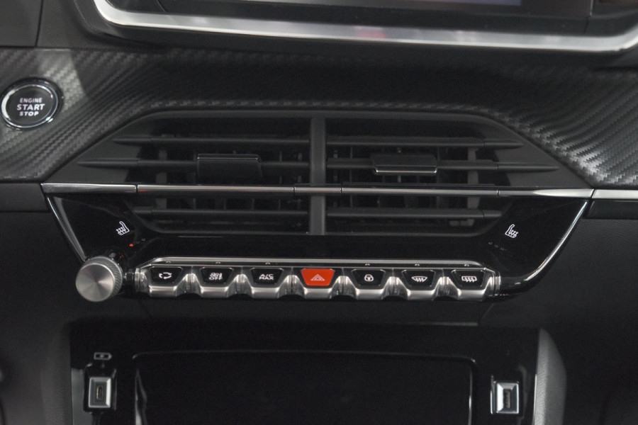 Peugeot 2008 PureTech 130 Allure | Camera | Stoelverwarming | Apple Carplay | Parkeersensoren voor + Achter