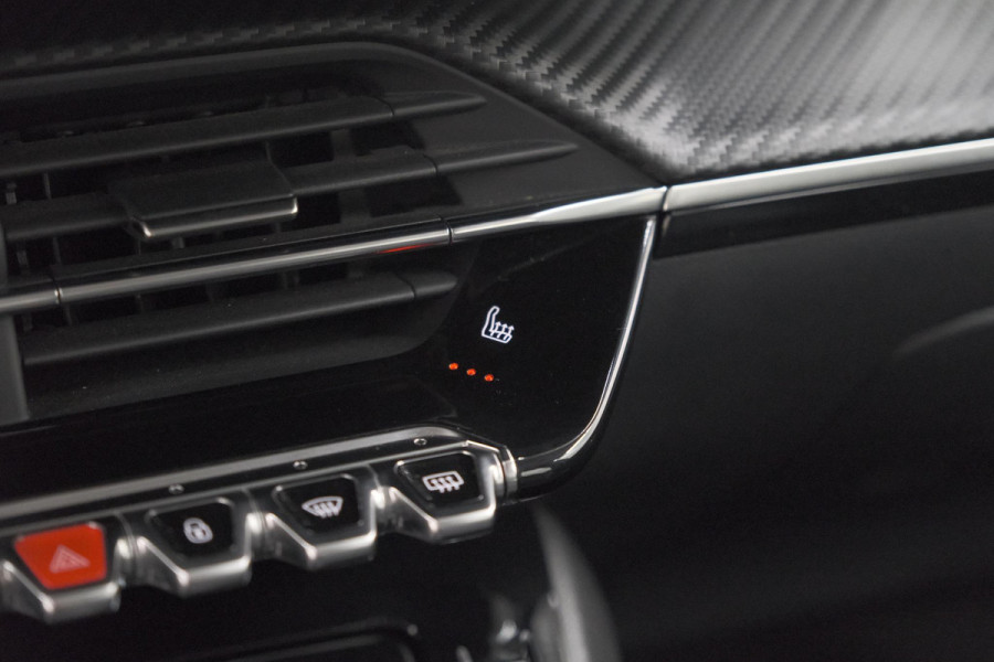 Peugeot 2008 PureTech 130 Allure | Camera | Stoelverwarming | Apple Carplay | Parkeersensoren voor + Achter