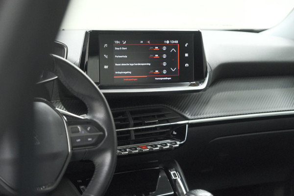 Peugeot 2008 PureTech 130 Allure | Camera | Stoelverwarming | Apple Carplay | Parkeersensoren voor + Achter