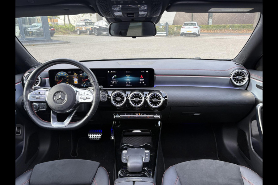 Mercedes-Benz CLA-Klasse 200 Luxury Line STOELVERWARMING | PANORAMADAK | APPLE CARPLAY / ANDROID AUTO | CRUISE CONTROL | ACHTERUITRIJ CAMERA |