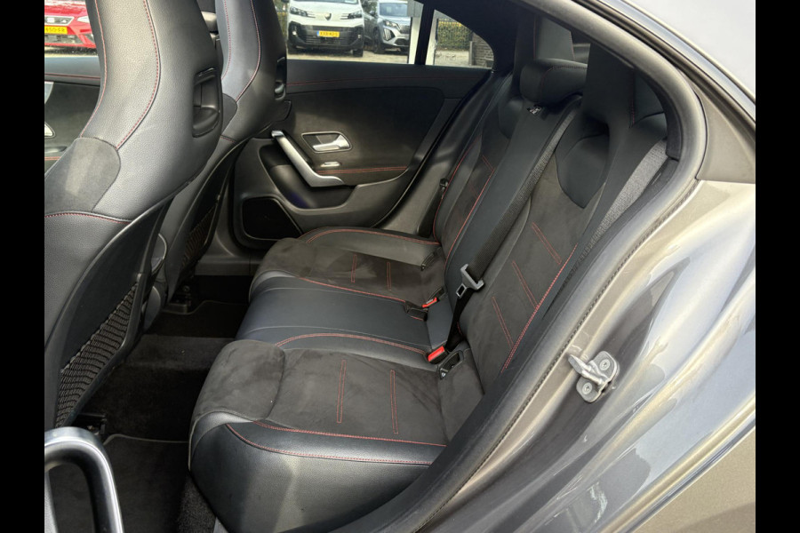 Mercedes-Benz CLA-Klasse 200 Luxury Line STOELVERWARMING | PANORAMADAK | APPLE CARPLAY / ANDROID AUTO | CRUISE CONTROL | ACHTERUITRIJ CAMERA |