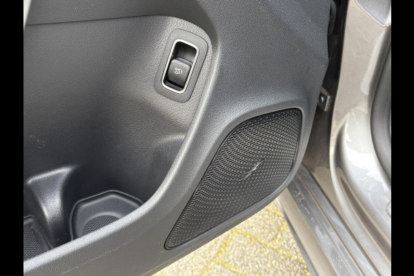 Mercedes-Benz CLA-Klasse 200 Luxury Line STOELVERWARMING | PANORAMADAK | APPLE CARPLAY / ANDROID AUTO | CRUISE CONTROL | ACHTERUITRIJ CAMERA |