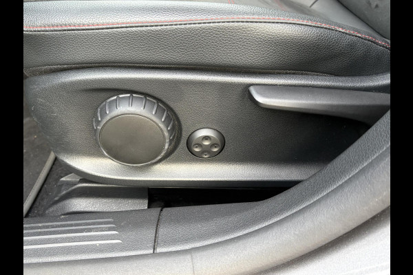Mercedes-Benz CLA-Klasse 200 Luxury Line STOELVERWARMING | PANORAMADAK | APPLE CARPLAY / ANDROID AUTO | CRUISE CONTROL | ACHTERUITRIJ CAMERA |