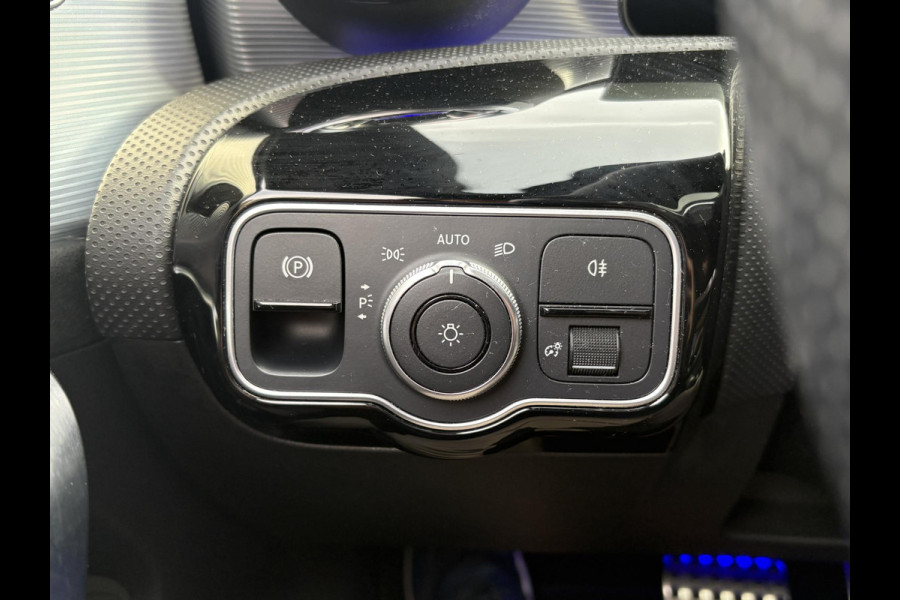 Mercedes-Benz CLA-Klasse 200 Luxury Line STOELVERWARMING | PANORAMADAK | APPLE CARPLAY / ANDROID AUTO | CRUISE CONTROL | ACHTERUITRIJ CAMERA |