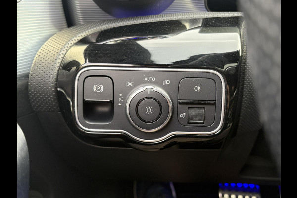 Mercedes-Benz CLA-Klasse 200 Luxury Line STOELVERWARMING | PANORAMADAK | APPLE CARPLAY / ANDROID AUTO | CRUISE CONTROL | ACHTERUITRIJ CAMERA |