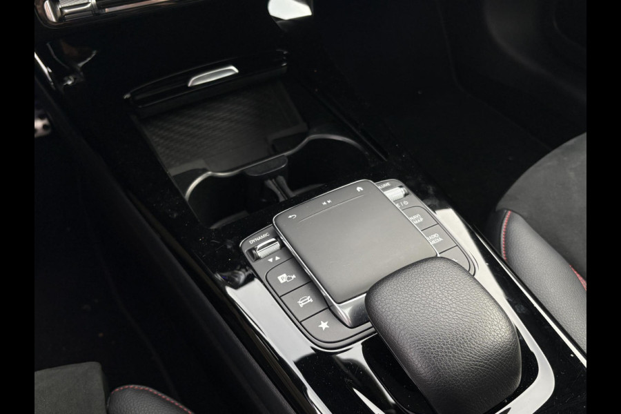 Mercedes-Benz CLA-Klasse 200 Luxury Line STOELVERWARMING | PANORAMADAK | APPLE CARPLAY / ANDROID AUTO | CRUISE CONTROL | ACHTERUITRIJ CAMERA |