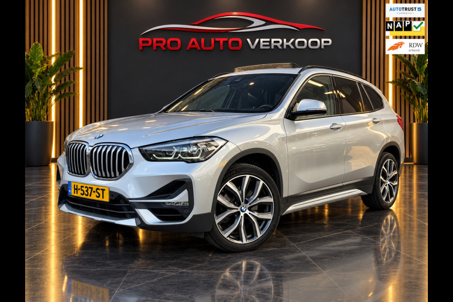 BMW X1 SDrive20i VDL Nedcar Edition M-Pakket_Pano_Trekh