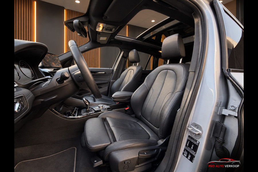 BMW X1 SDrive20i VDL Nedcar Edition M-Pakket_Pano_Trekh