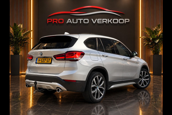 BMW X1 SDrive20i VDL Nedcar Edition M-Pakket_Pano_Trekh