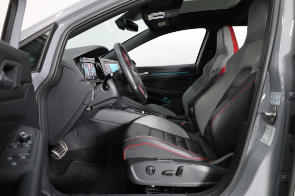 Volkswagen Golf 2.0 TSI GTI Clubsport 301+PK BTW/IQ/VIRTUAL/SFEER/PANO/LEER+S.VERKOELING+MEMORY/19"/LINE/ACC/ECC/12 MND GARANTIE!