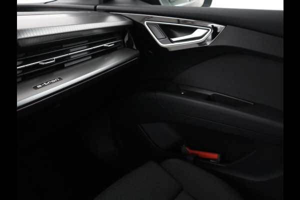 Audi Q4 e-tron 40 Advanced edition 77 kWh | SOH 96,2 % | Achteruitrijcamera | Trekhaak | Cruisecontrol adaptief | Virtual display | Elektrische achterklep