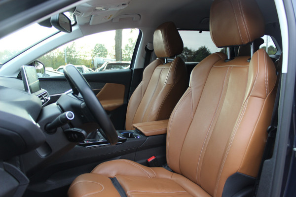 Peugeot 5008 1.2 PureTech Blue Lease Premium 7p. / 1e Eign. / Camera / Leder / CarPlay / 19'' / Elektr. best.stoel / Stoelverwarming / DAB / Cruise Control