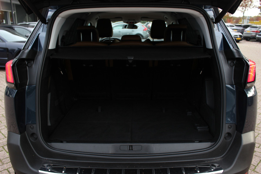 Peugeot 5008 1.2 PureTech Blue Lease Premium 7p. / 1e Eign. / Camera / Leder / CarPlay / 19'' / Elektr. best.stoel / Stoelverwarming / DAB / Cruise Control
