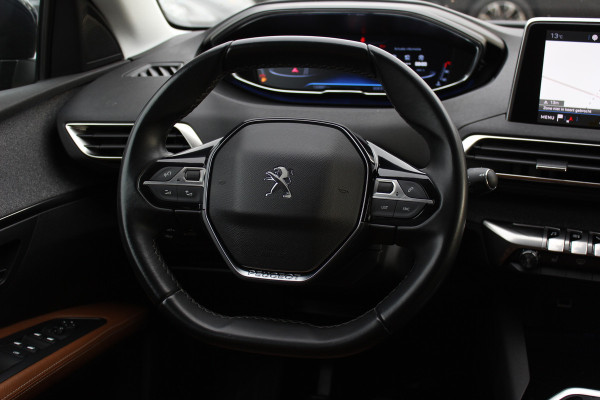 Peugeot 5008 1.2 PureTech Blue Lease Premium 7p. / 1e Eign. / Camera / Leder / CarPlay / 19'' / Elektr. best.stoel / Stoelverwarming / DAB / Cruise Control