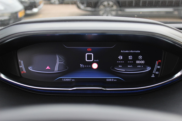 Peugeot 5008 1.2 PureTech Blue Lease Premium 7p. / 1e Eign. / Camera / Leder / CarPlay / 19'' / Elektr. best.stoel / Stoelverwarming / DAB / Cruise Control