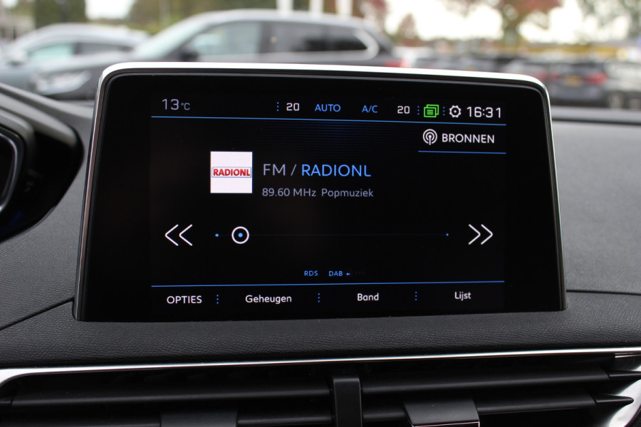Peugeot 5008 1.2 PureTech Blue Lease Premium 7p. / 1e Eign. / Camera / Leder / CarPlay / 19'' / Elektr. best.stoel / Stoelverwarming / DAB / Cruise Control