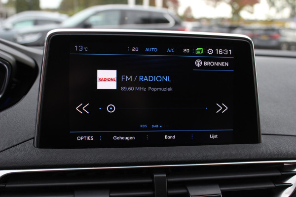 Peugeot 5008 1.2 PureTech Blue Lease Premium 7p. / 1e Eign. / Camera / Leder / CarPlay / 19'' / Elektr. best.stoel / Stoelverwarming / DAB / Cruise Control